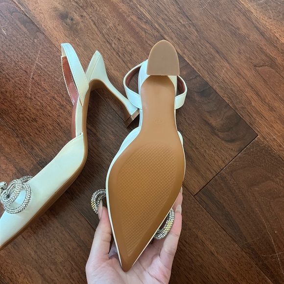 Brand new white slingbacks size 39 fits like 8 - Picture 3 of 4